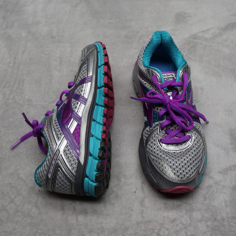 Brooks Womens 7B Running Shoes Gray Adrenaline GTS 17 Mesh Cushioned Athletic